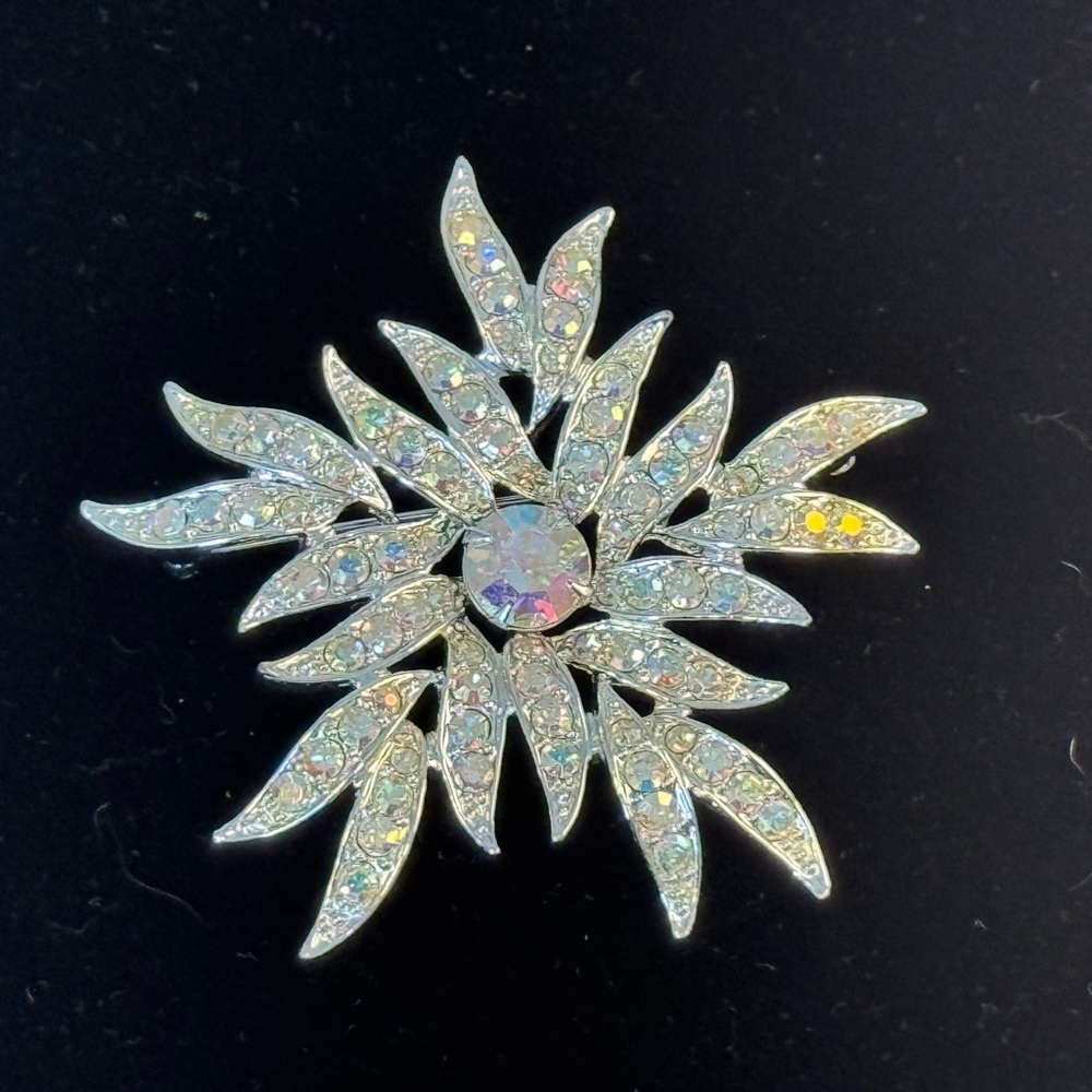 Vintage Sarah Coventry ‘Aurora Blaze’ Shimmering-Iridescent Brooch
